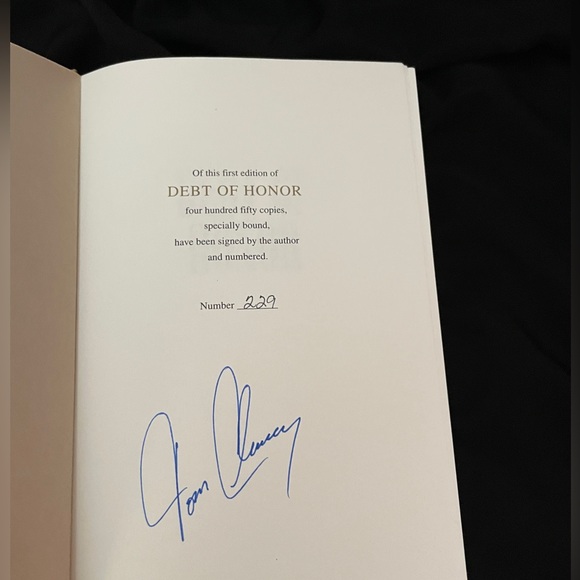 Rare! 1st Edition Debt of Honor Tom Clancy, Signed, Numbered Limited #229 Of 450 - Picture 5 of 6